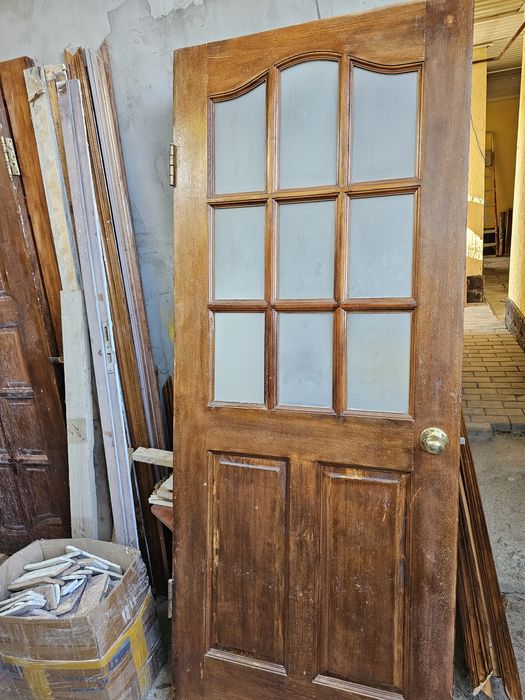 Двери межкомнатные чистое дерево