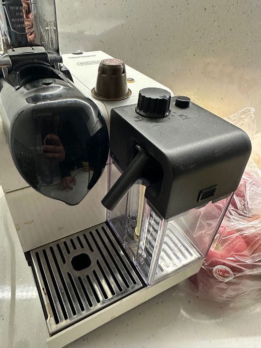 DeLonghi Nespresso кафе машина с капсули неспресо