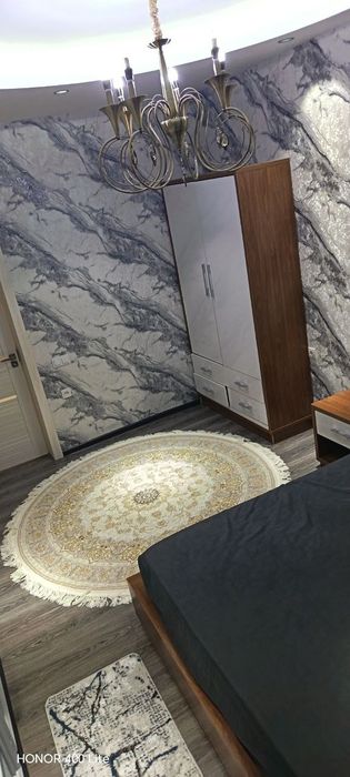 Продаются 3х комнатная квартира На 1 этаже кирпичный дом Чиланзар 2