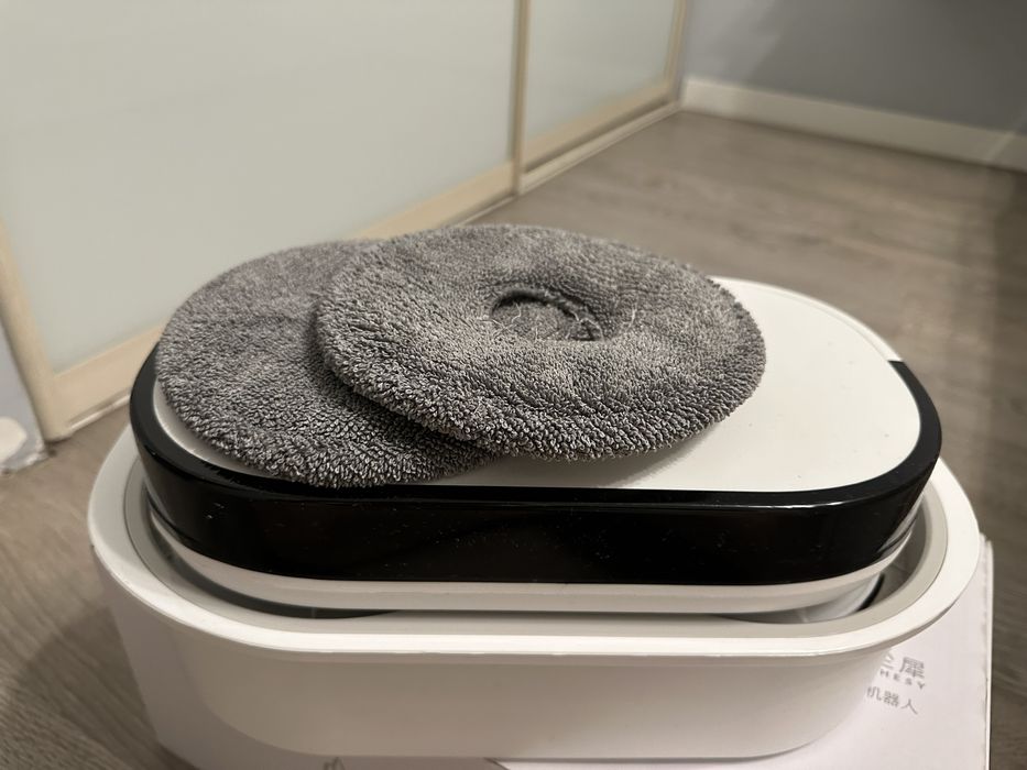 Робот мойщик пола