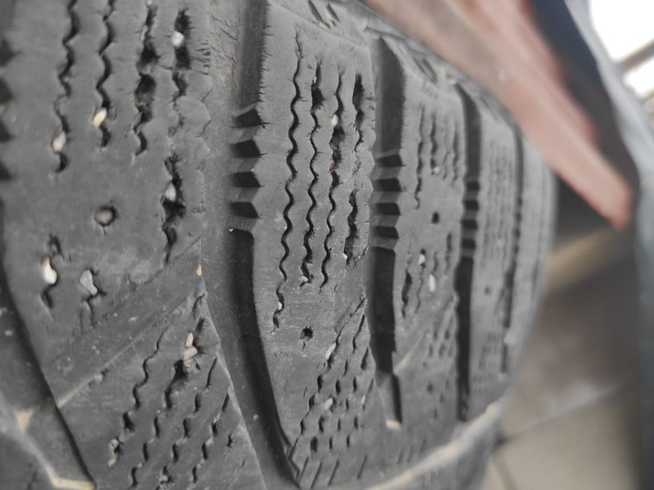 Резина зимняя bridgestone