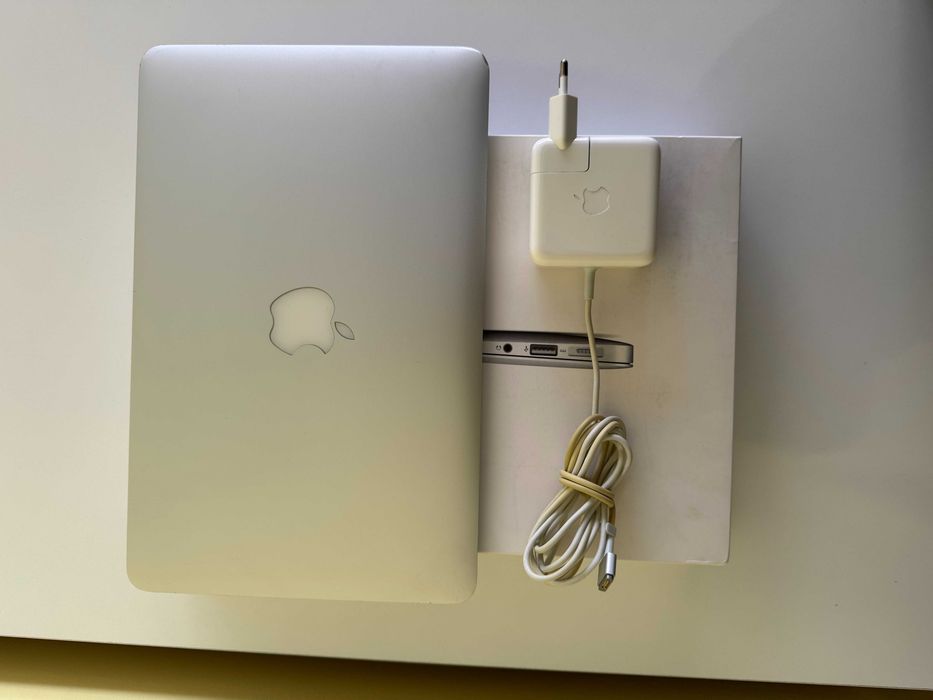 MacBook Air 11" 2012 – 4GB RAM / 64GB SSD