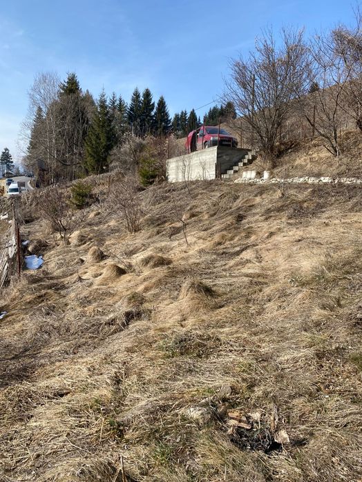 Vând cabană la munte