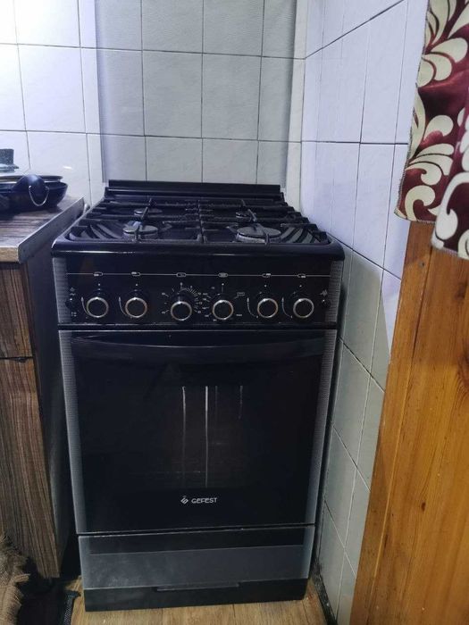 Продаётся плита в рабочем состоянии.