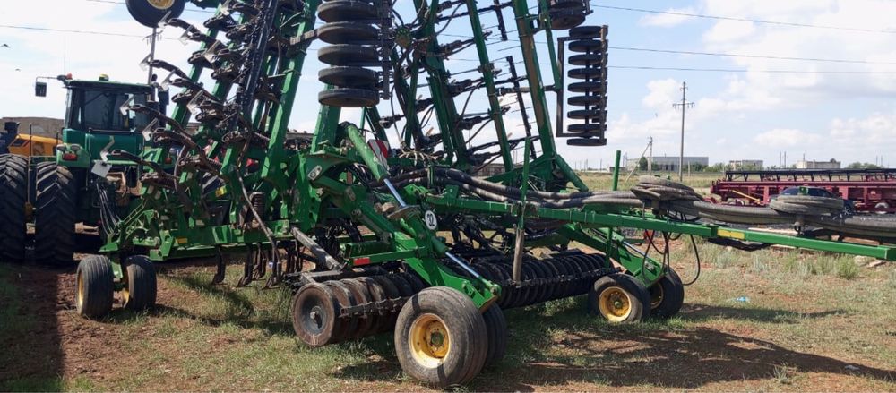 Продам трактор John Deere