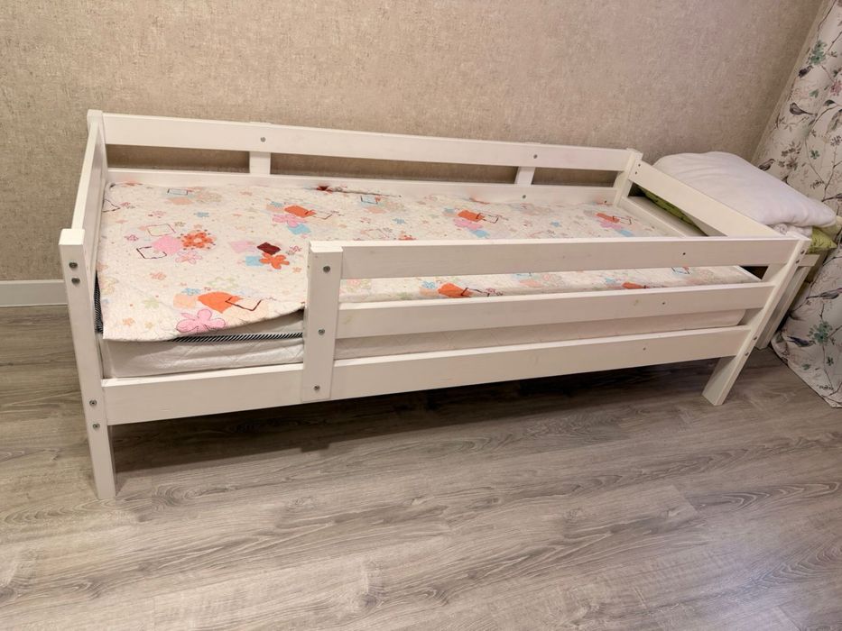Продам кровать детскую (подростковую)