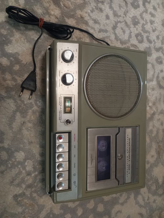 Магнитафон кассетный Электроника 302 рабочий
