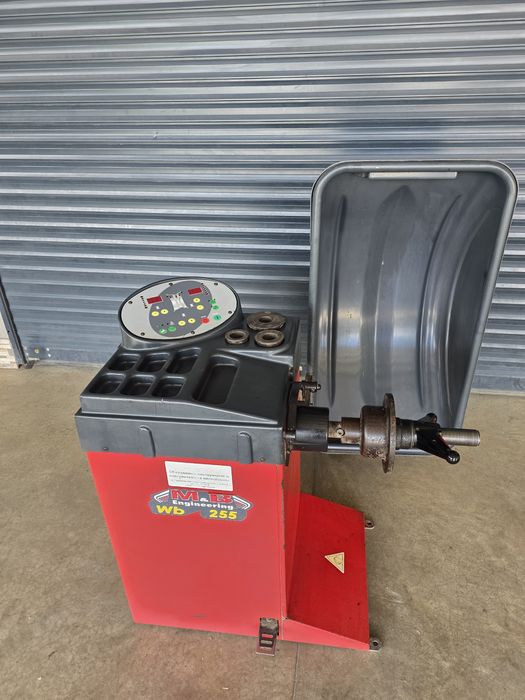 Баланс машина за гуми M B Engenieering wb 255