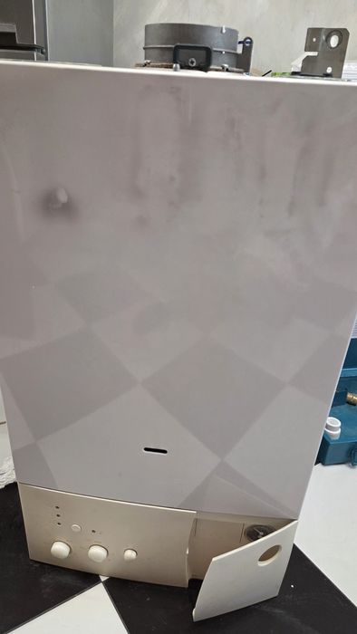 vand centrala Ariston functionala