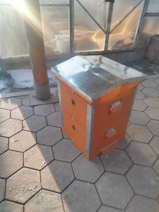 Улей с рамками в комплекте, 12 рамочные