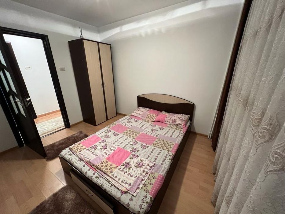 Inchiriez apartament 3 camere