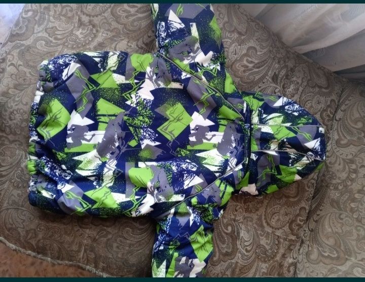 Продам зимнию куртку