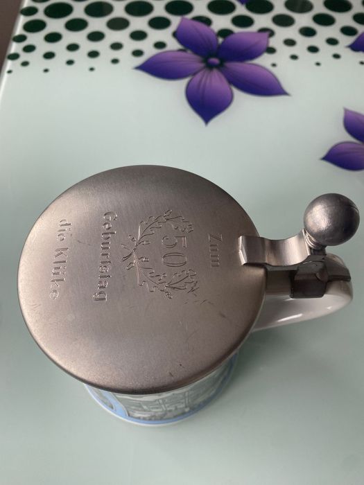 Halbă de bere veche cu capac pictată  manual,0,5 l