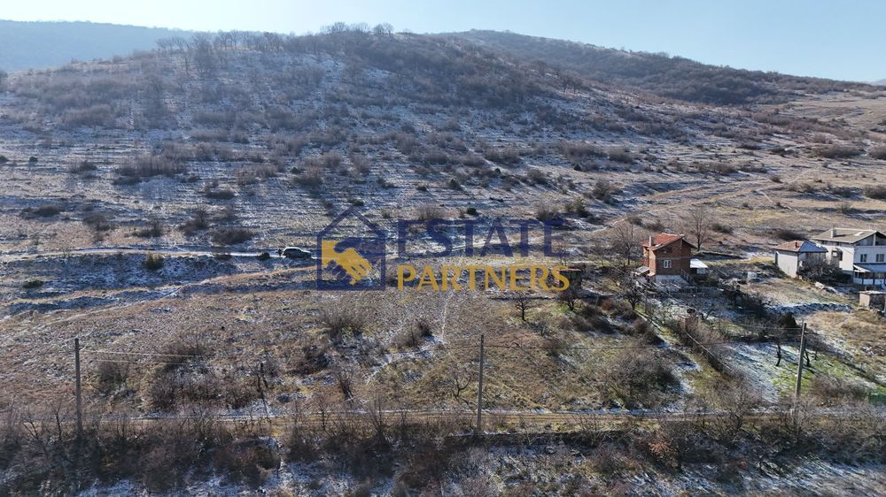 Парцел в Пловдив, област-с.Брестник площ 595 цена 47000