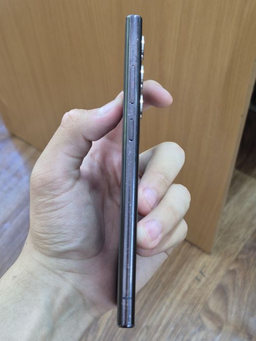Срочно продаю Samsung S22 Ultra