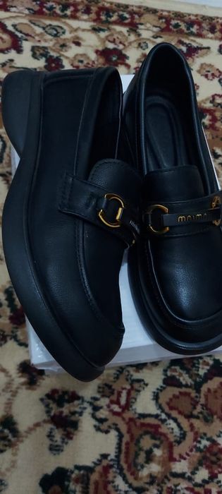 Новая обувь в классном состоянии