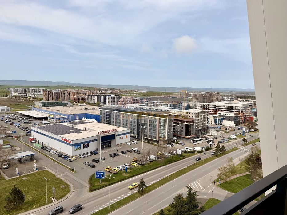 Продава се Двустаен апартамент в Бургас, Изгрев - 67 кв.м за 1675 €/кв.м - Снимка #1