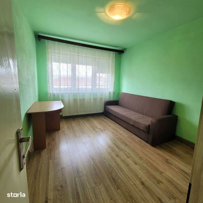 Apartament cu balcon, lift și centrală pe gaz în Sibiu