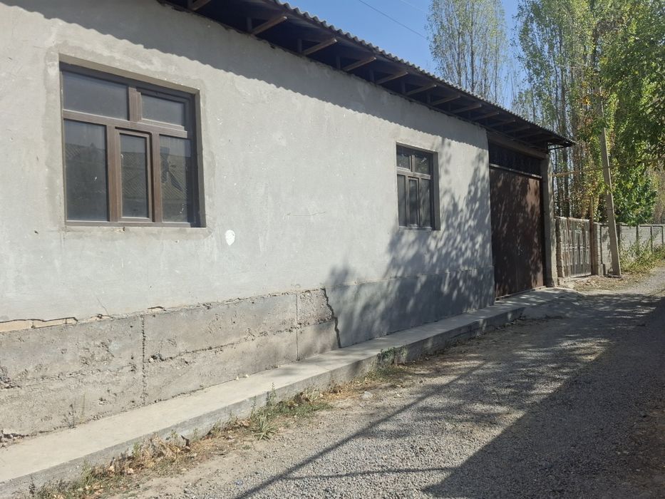 Yuqori chirchiq tumanida uy sotiladi