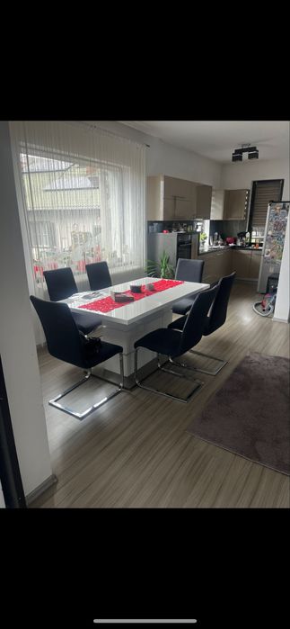 Vand  6 scaune de living