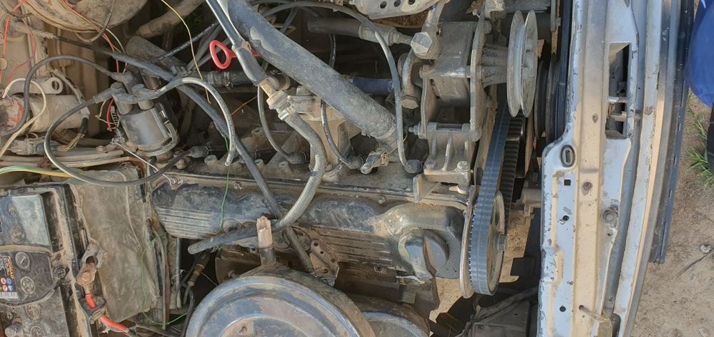 Ауди 100 2,3 матор