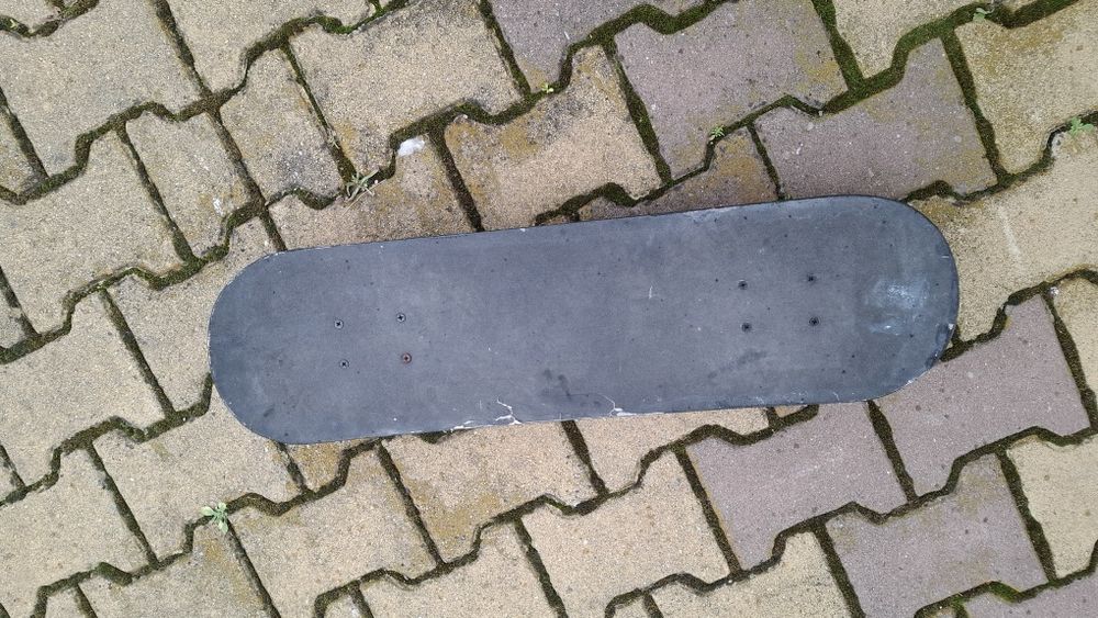 1 колело, 2 скейтборда