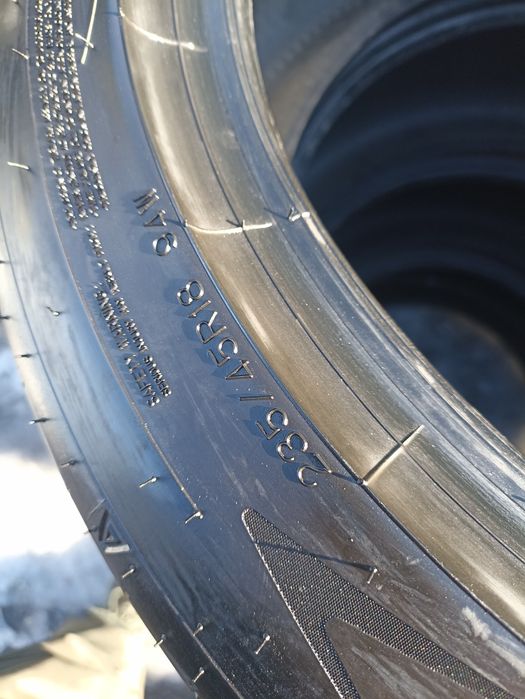 235/45/18 Dunlop летний комплект