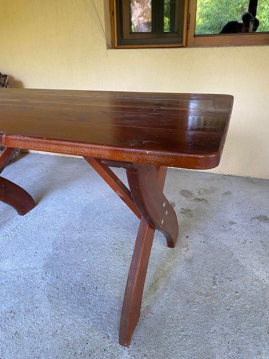 Masă din lemn de brad