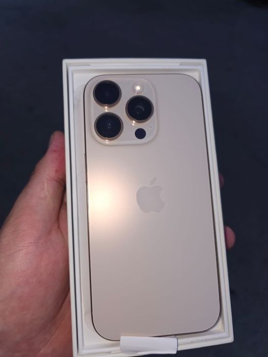 Продам Iphone 16 pro