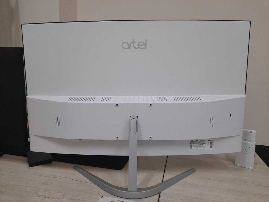 Artel monitor 32 zapchast ekrani singan