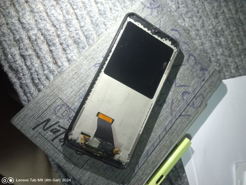 Vând carcasa de telefon Redmi 9C.