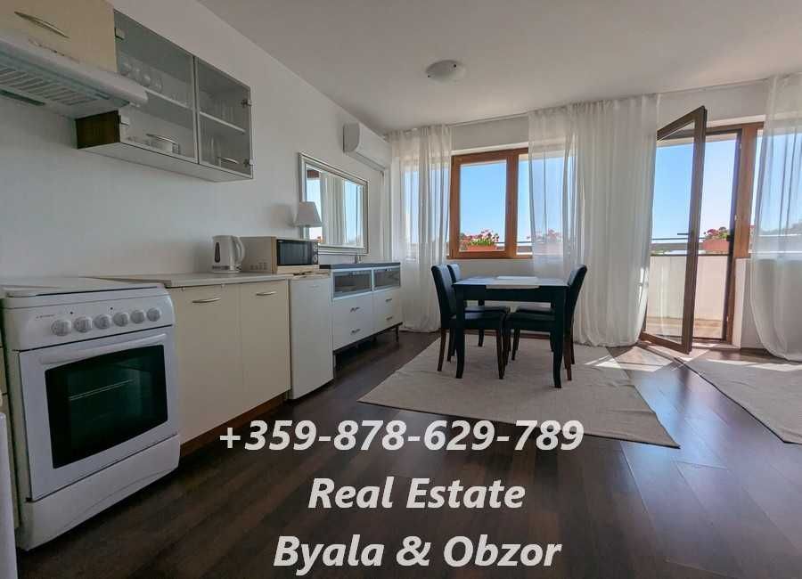 Продава се Тристаен апартамент в Бяла - 120 кв.м за 742 €/кв.м - Снимка #2