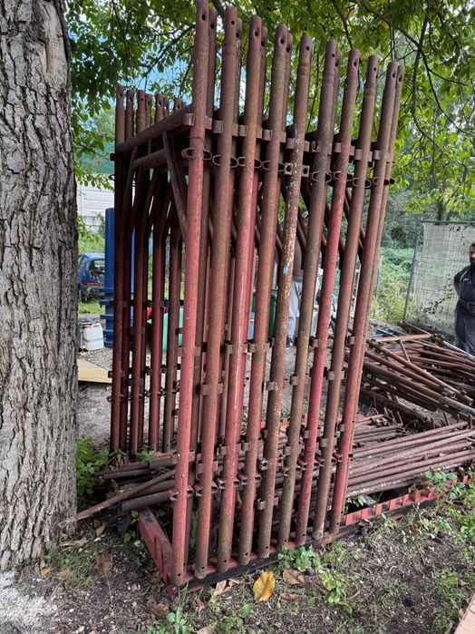 Schelă metalica de inchiriat  - Itaia