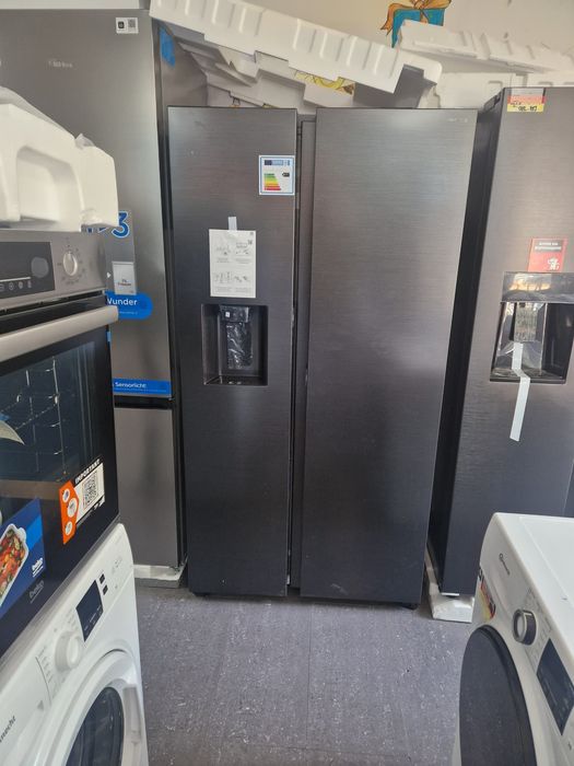 Хладилник Samsung Side By side