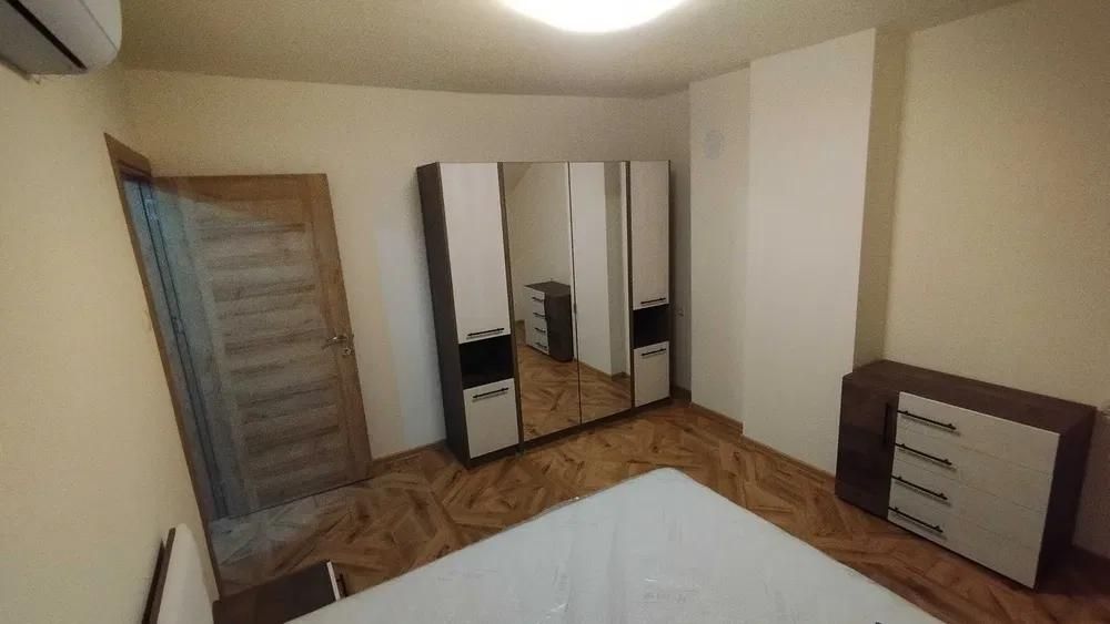 Дава се под наем Тристаен апартамент в Пловдив, Център - 120 кв.м за 775 € - Снимка #5