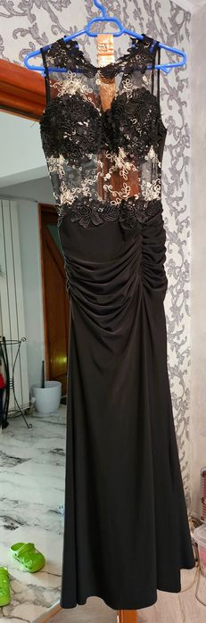 Vând rochie de femei