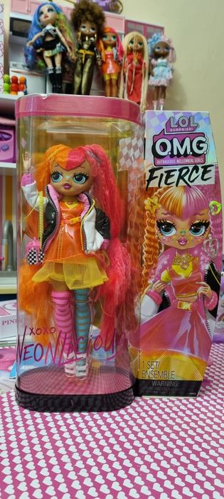 Papusa L.O.L O.M.G. Neonlicius 30cm