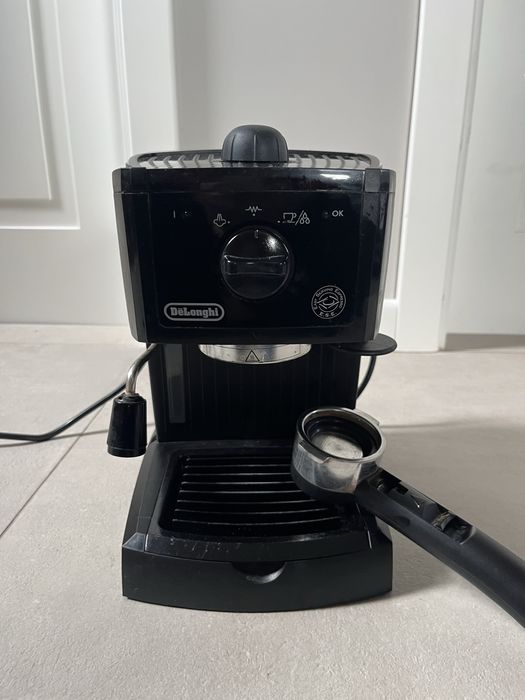 Кафемашина Delonghi с ръкохватка