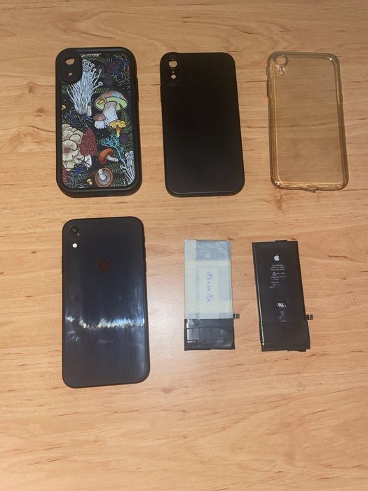 Oferta! iPhone XR 128GB cu 3 husa +2 original baterie