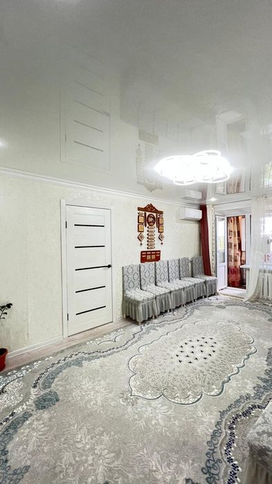 Үш болмелі үи сатылат