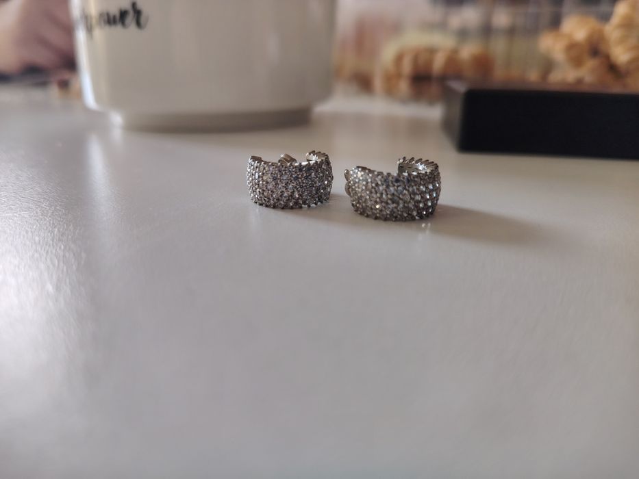 Сребърни обеци с камъчета