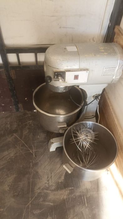 Продам тестомес 30 литров