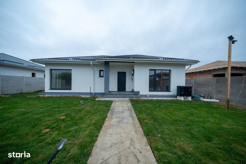 Casă nouă parter, 4 camere, 2 băi, 120 mp, teren 400 mp – Țegheș