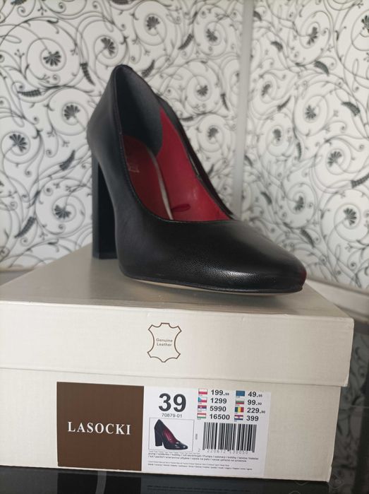 Официални дамски обувки