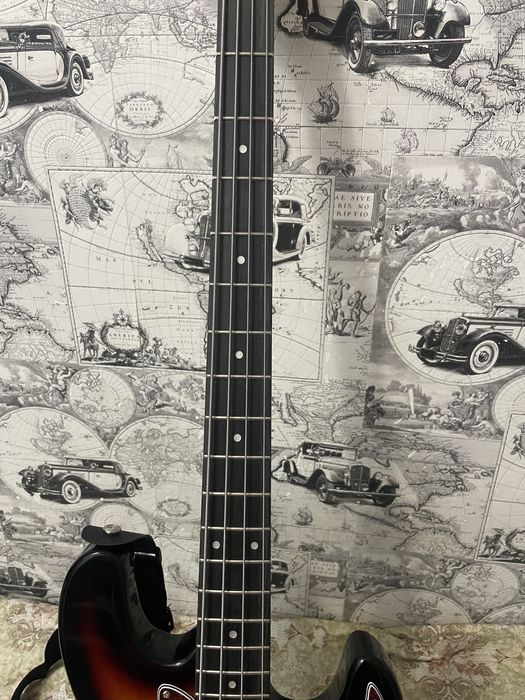 Бас гитара хорошая