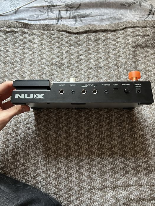 Гитарный процессор Nux MG-400