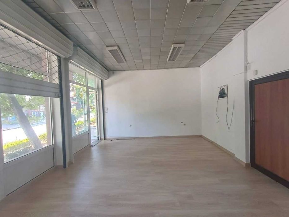 Дава се под наем Офис в Велико Търново, Център - 55 кв.м за 408 € - Снимка #2