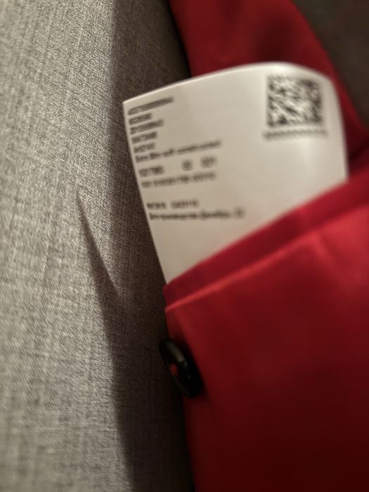 НОВ Мъжки костюм HUGO .размер 46 нов Промоция за щастлив повод