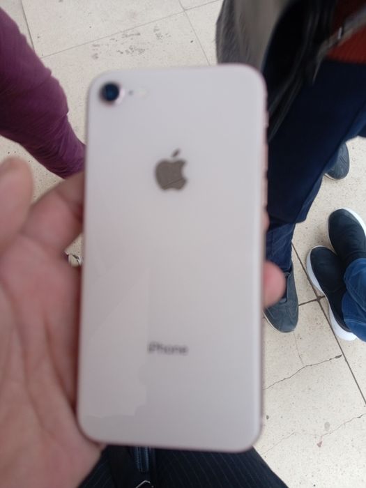 Srocna sotiladi IPhone 8 LLA