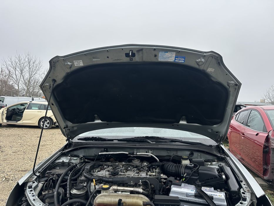 Преден капак за Тойота Авенсис Т25 до 2009г!